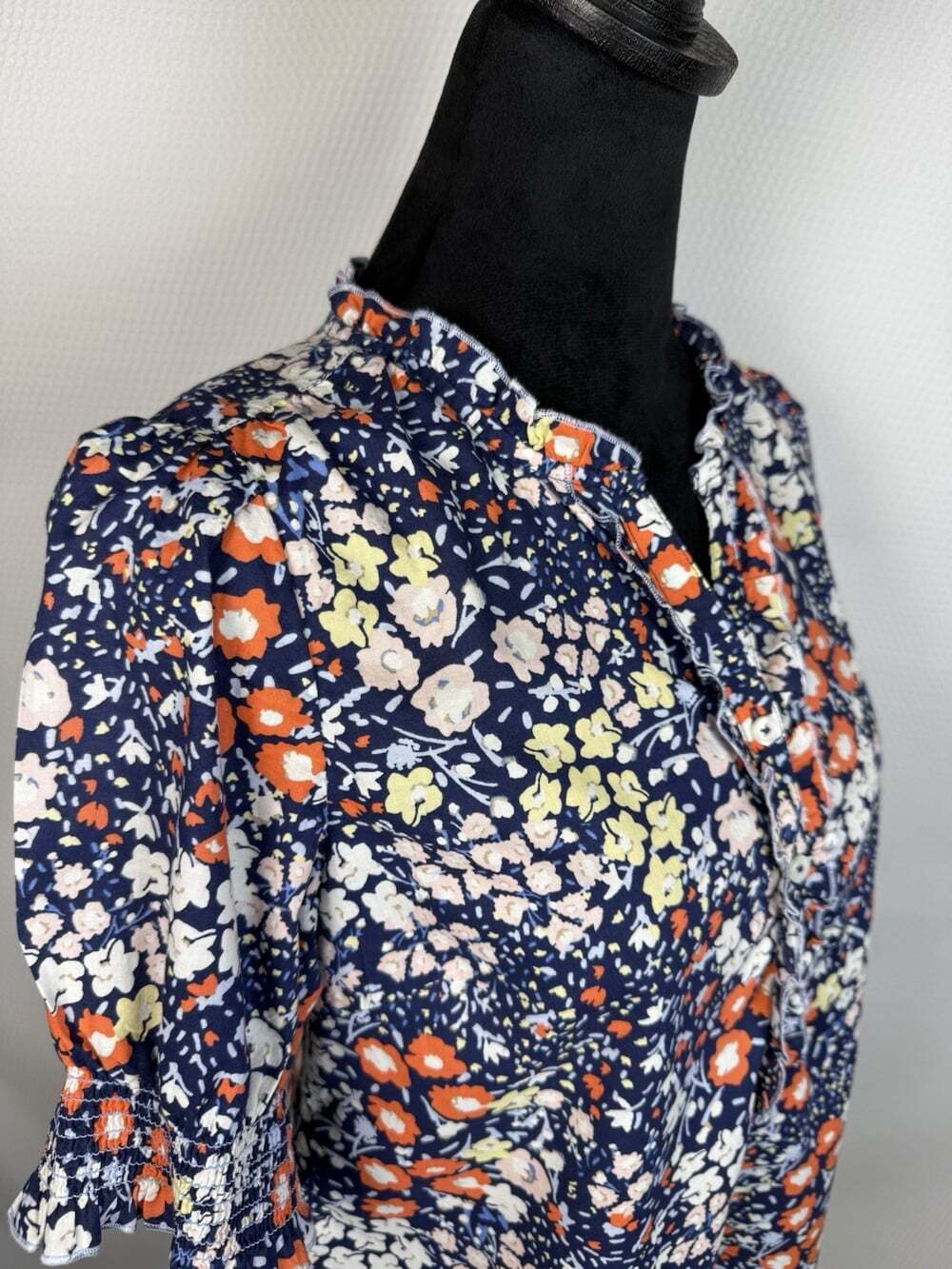 Talbots Petites Ruffle Trim Top Size SP Navy Floral Print Smocked Half Sleeves - Picture 4 of 11